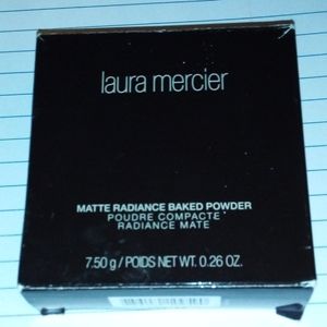 Laura mercier MATTE RADIANCE BAKED POWDER